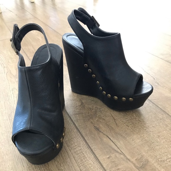 Black, gold studded Wedges - Picture 1 of 2